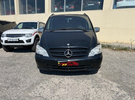 Mercedes V 220 2013
