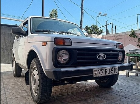LADA (VAZ) Niva 2015