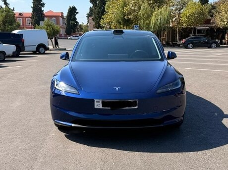 Tesla Model 3 2024