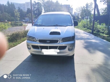 Hyundai H-1 2004
