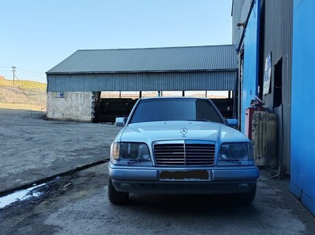 Mercedes 220 E 1995