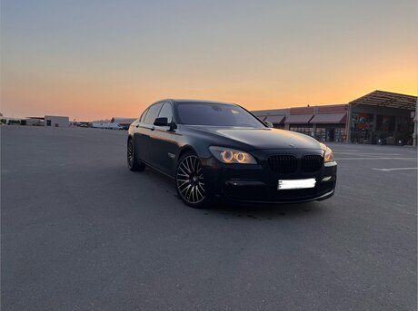 BMW 750 2010