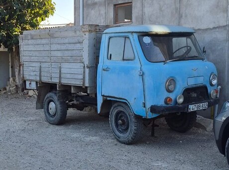 UAZ 3303 1990