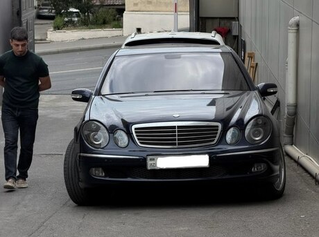 Mercedes E 220 2002