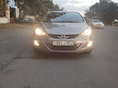 Hyundai Elantra 2011