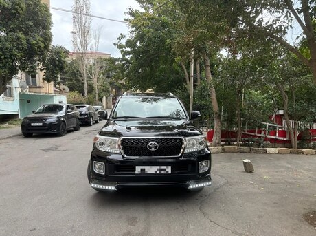 Toyota Land Cruiser 2011