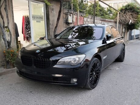 BMW 750 2010