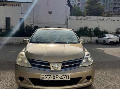 Nissan Tiida 2011