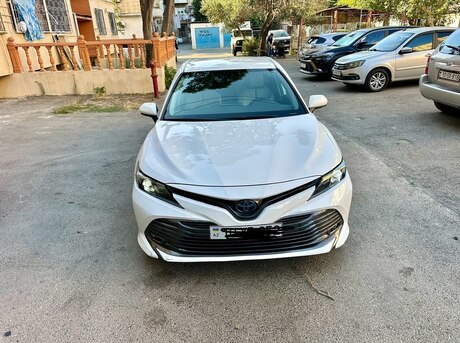 Toyota Camry 2021