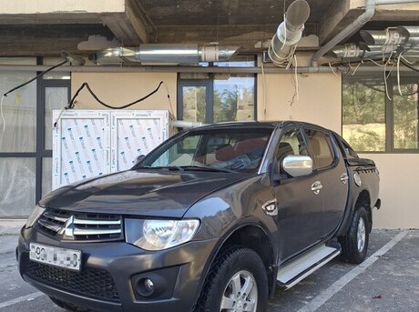 Mitsubishi L200 2011