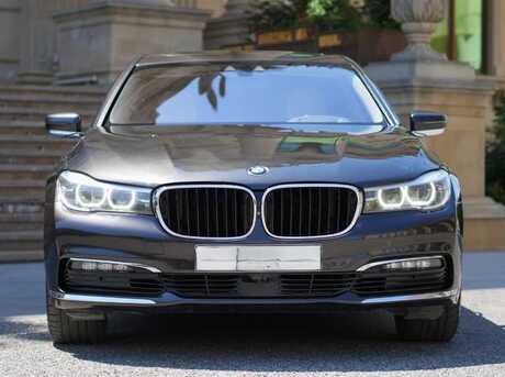 BMW 740 2016