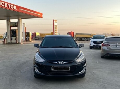 Hyundai Accent 2012
