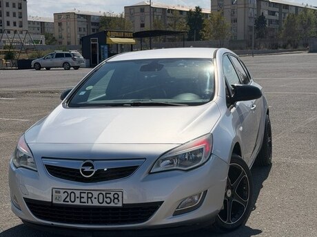 Opel Astra 2011