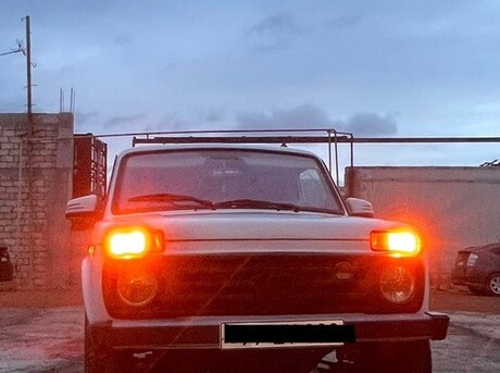 LADA (VAZ) Niva 2015
