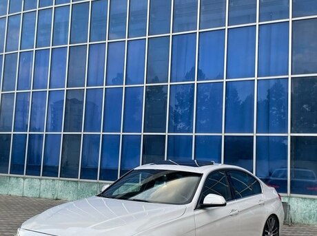 BMW 330 2018