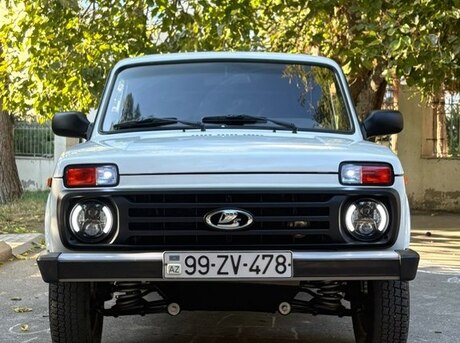 LADA (VAZ) Niva 2015