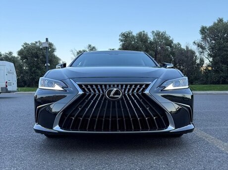 Lexus ES 300h 2025