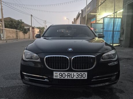 BMW 750 2010