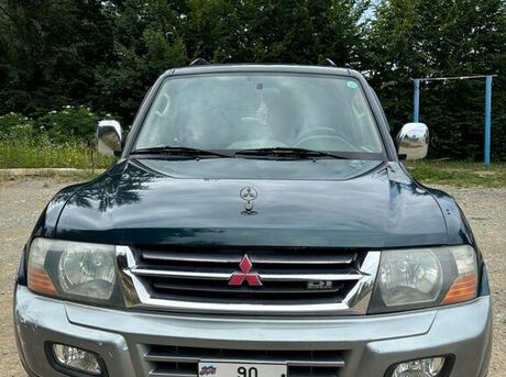Mitsubishi Pajero 2002