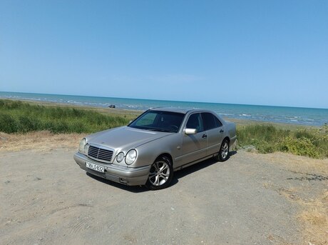 Mercedes E 220 1996
