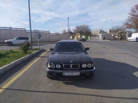 BMW 735 1990
