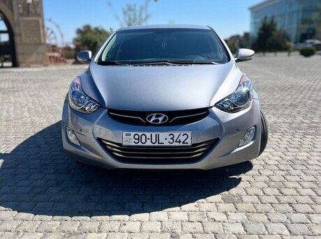 Hyundai Avante 2012