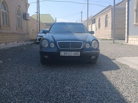 Mercedes E 220 2000