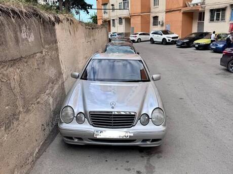 Mercedes E 270 2001