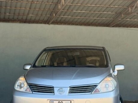 Nissan Tiida 2012