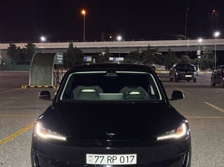 Tesla Model 3 2024