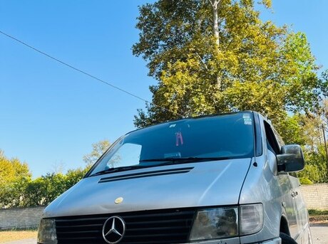 Mercedes  2002