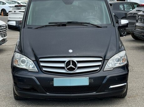 Mercedes Viano 2011