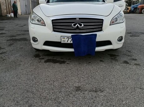 Infiniti M37 2010