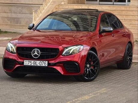 Mercedes E 300 4MATIC 2016