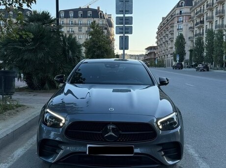 Mercedes E 300 e 4MATIC 2022