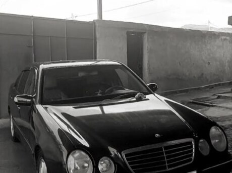 Mercedes E 270 2000