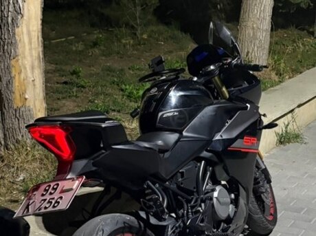 CFMOTO 250 SR 2024