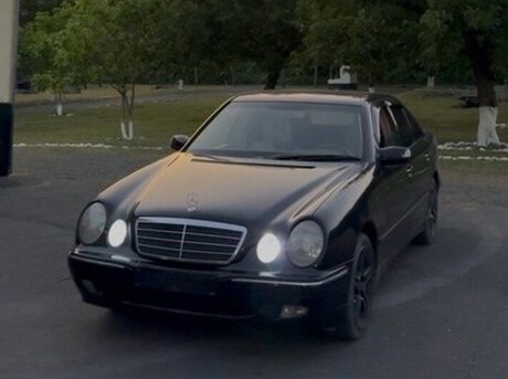 Mercedes E 240 2001