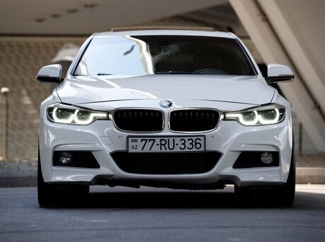 BMW 330 2018