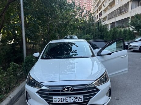 Hyundai Elantra 2018