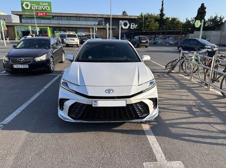 Toyota Camry 2025