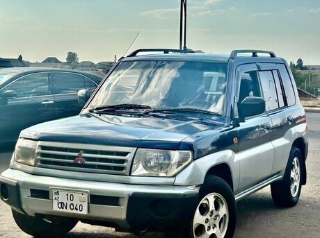 Mitsubishi Pajero io 1998