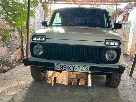 LADA (VAZ) Niva 2010