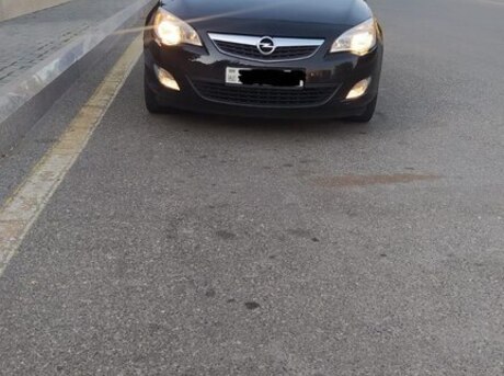 Opel Astra 2011