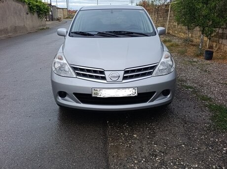 Nissan Tiida 2012