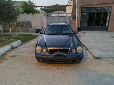 Mercedes E 220 1999