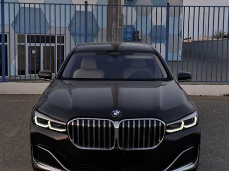BMW 750 2020