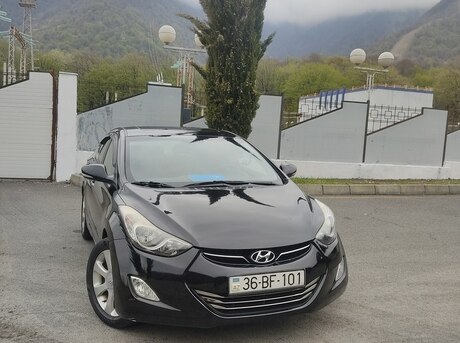 Hyundai Elantra 2013