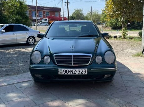 Mercedes E 220 2000
