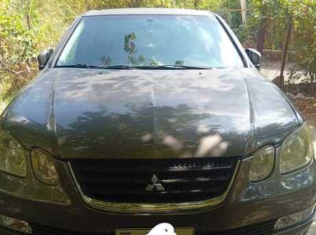 Mitsubishi Airtrek 2001